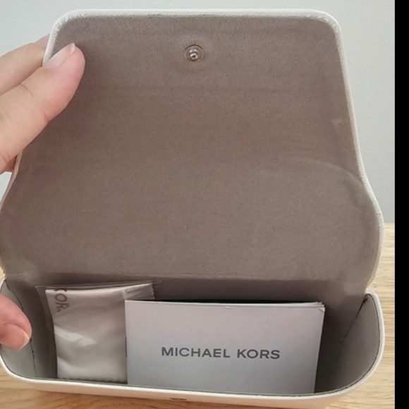 Michael Kors Women's Key Biscayne Rose Gold And Pink Cat Eye Sunglasses & Case - Picture 6 of 12